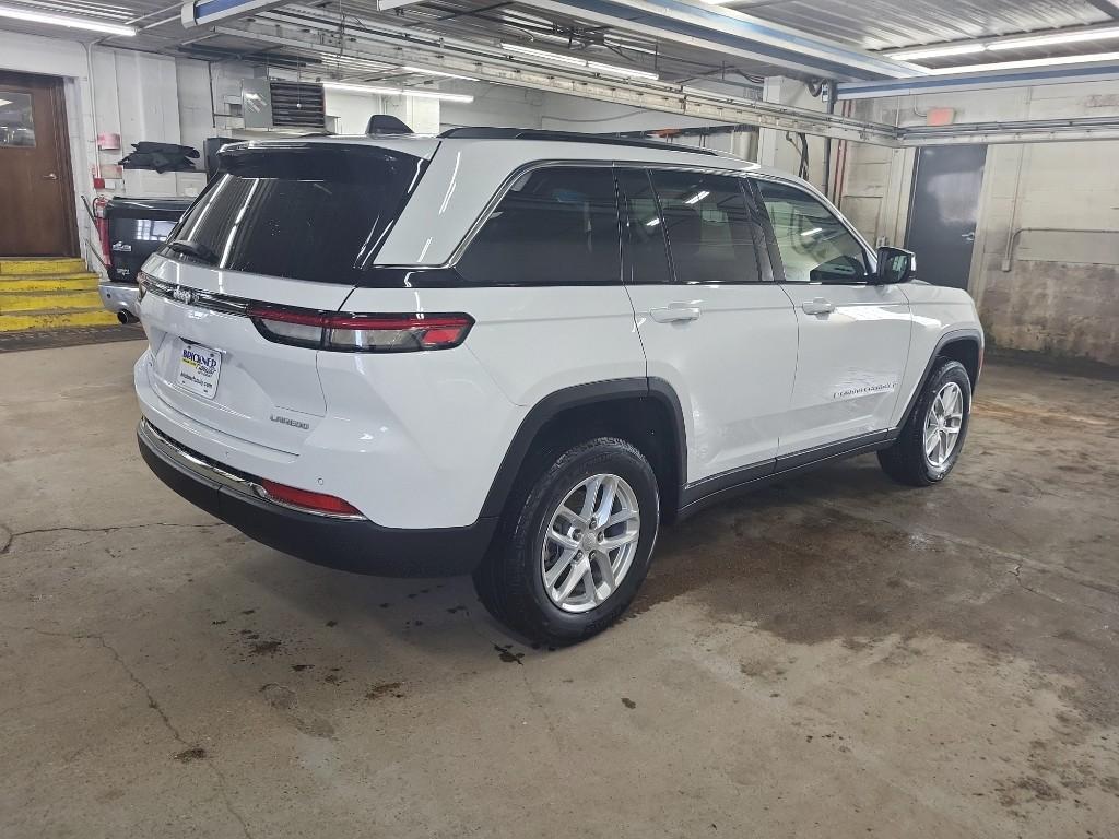 new 2026 Jeep Grand Cherokee car, priced at $44,937