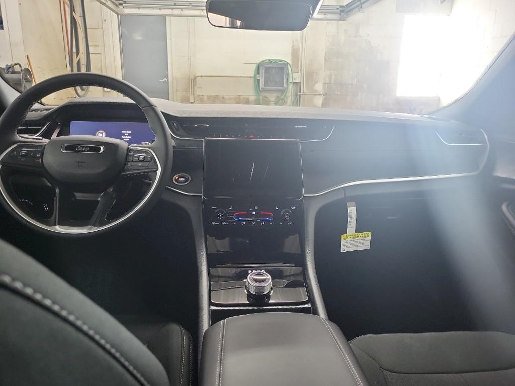 new 2026 Jeep Grand Cherokee car, priced at $44,937