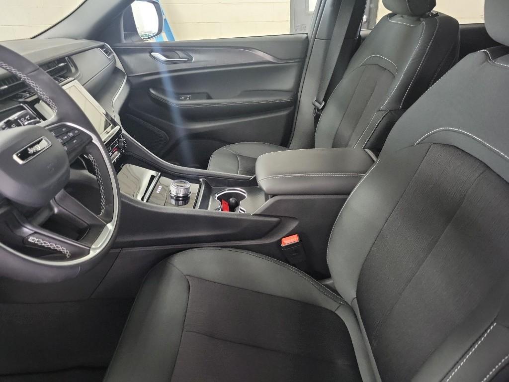 new 2026 Jeep Grand Cherokee car, priced at $44,937