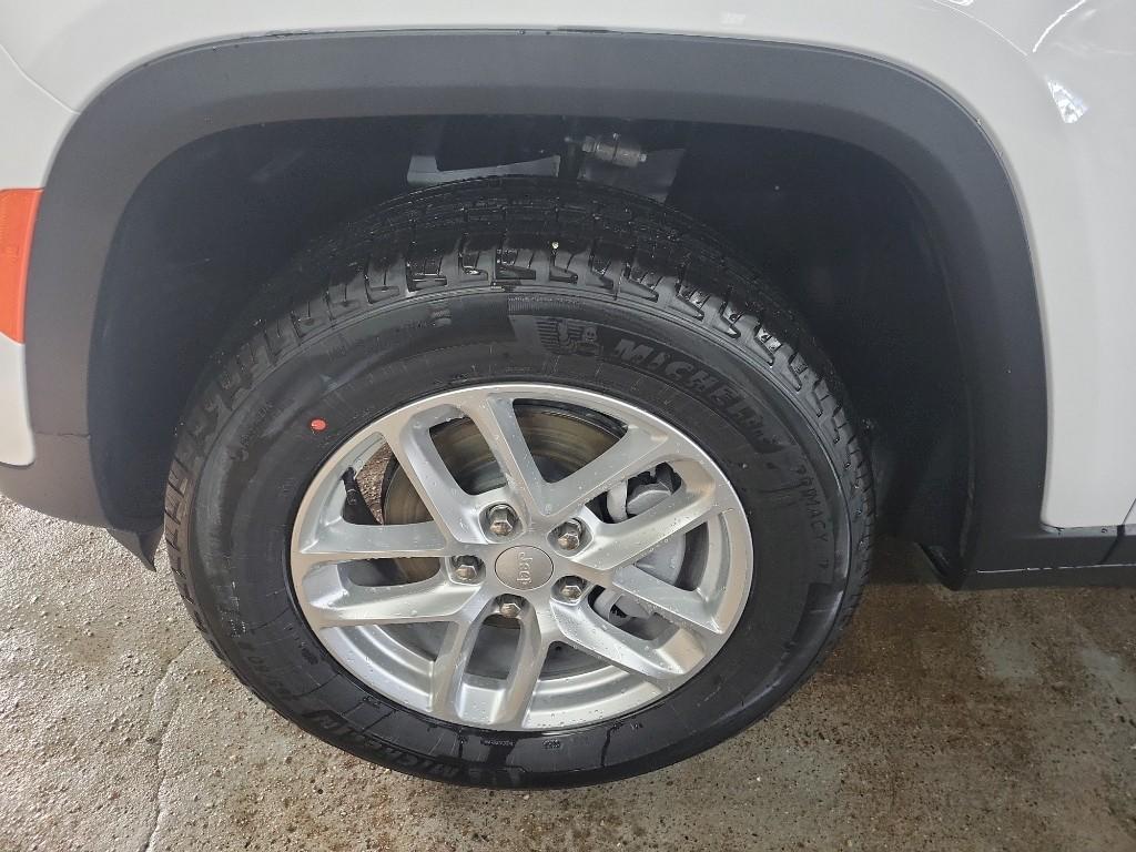 new 2026 Jeep Grand Cherokee car, priced at $44,937