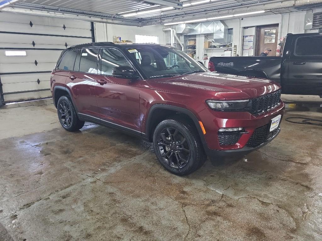 new 2025 Jeep Grand Cherokee car, priced at $53,942
