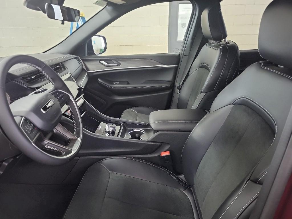 new 2026 Jeep Grand Cherokee car, priced at $47,888