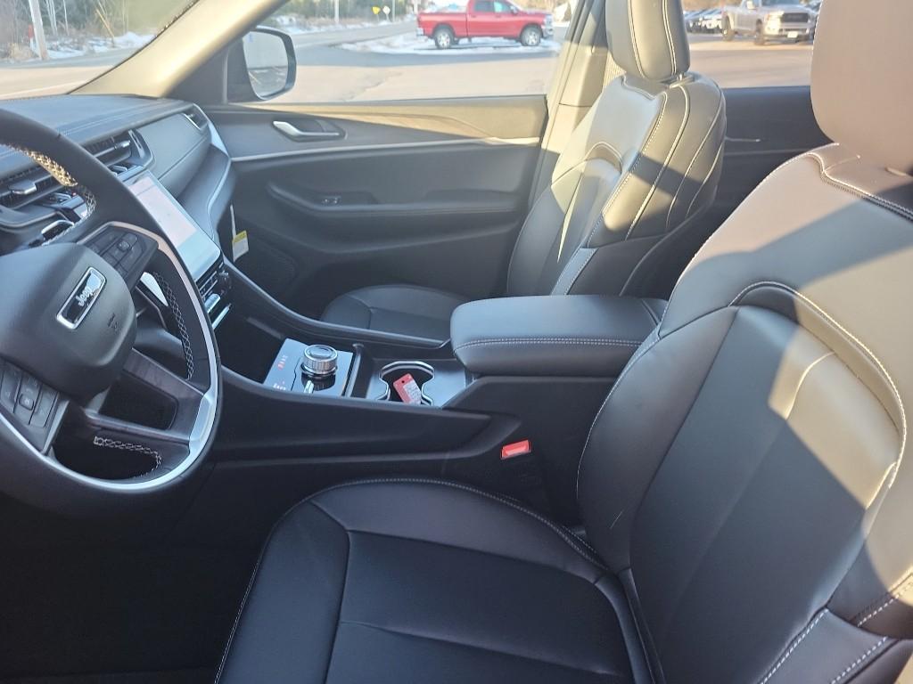 new 2025 Jeep Grand Cherokee car, priced at $52,343