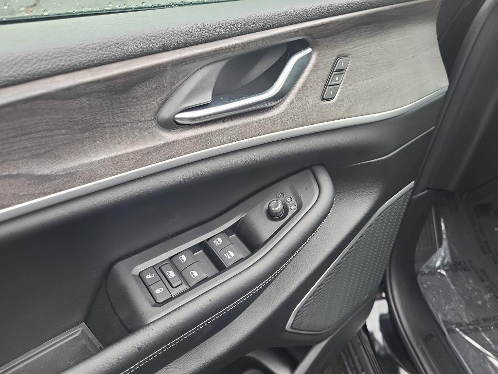 new 2026 Jeep Grand Cherokee car, priced at $51,569