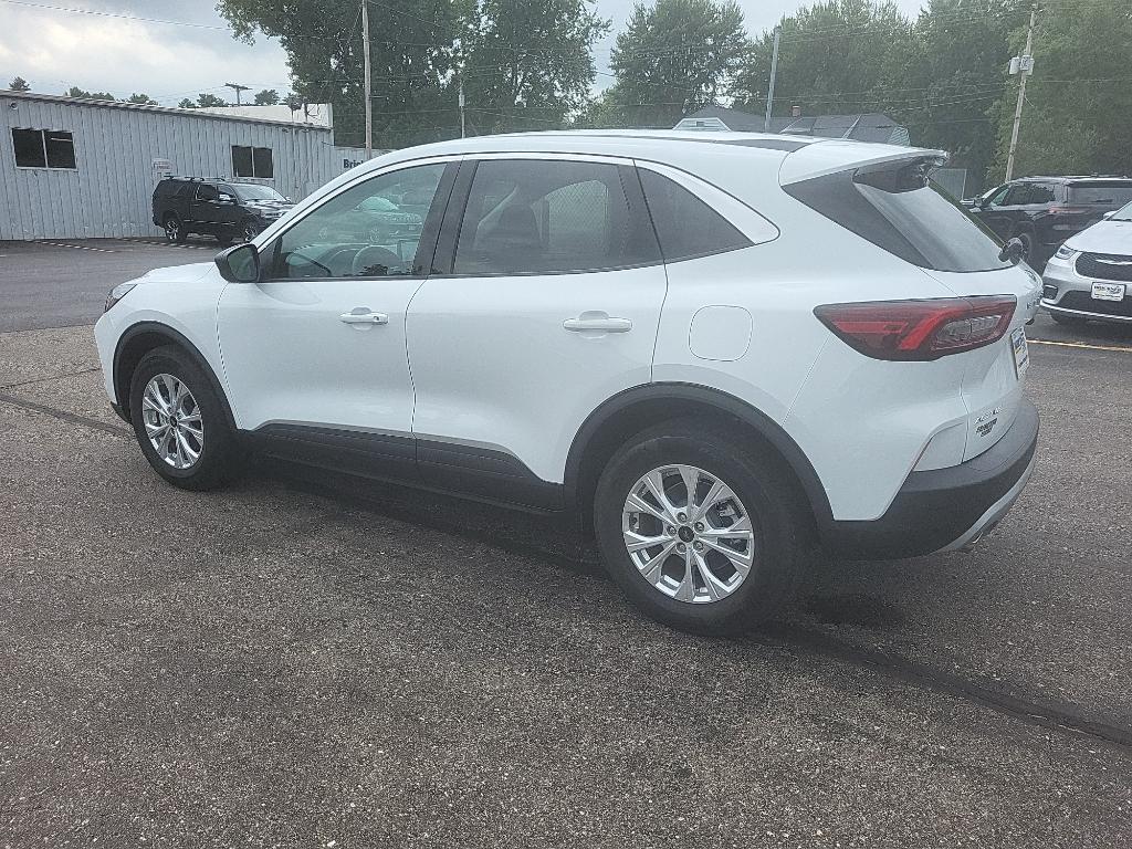 used 2023 Ford Escape car, priced at $25,249