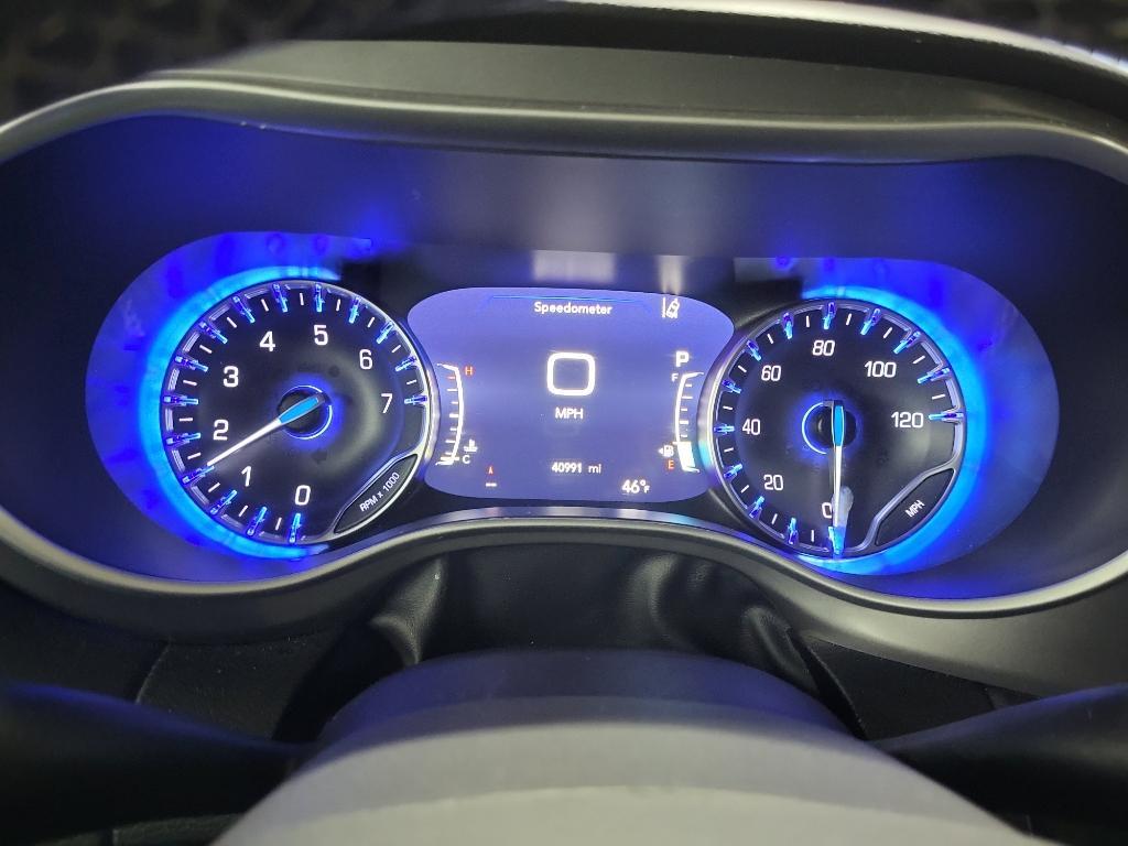 used 2025 Chrysler Pacifica car, priced at $32,880