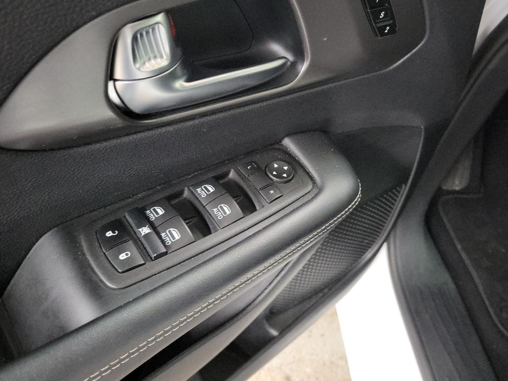 used 2025 Chrysler Pacifica car, priced at $32,880