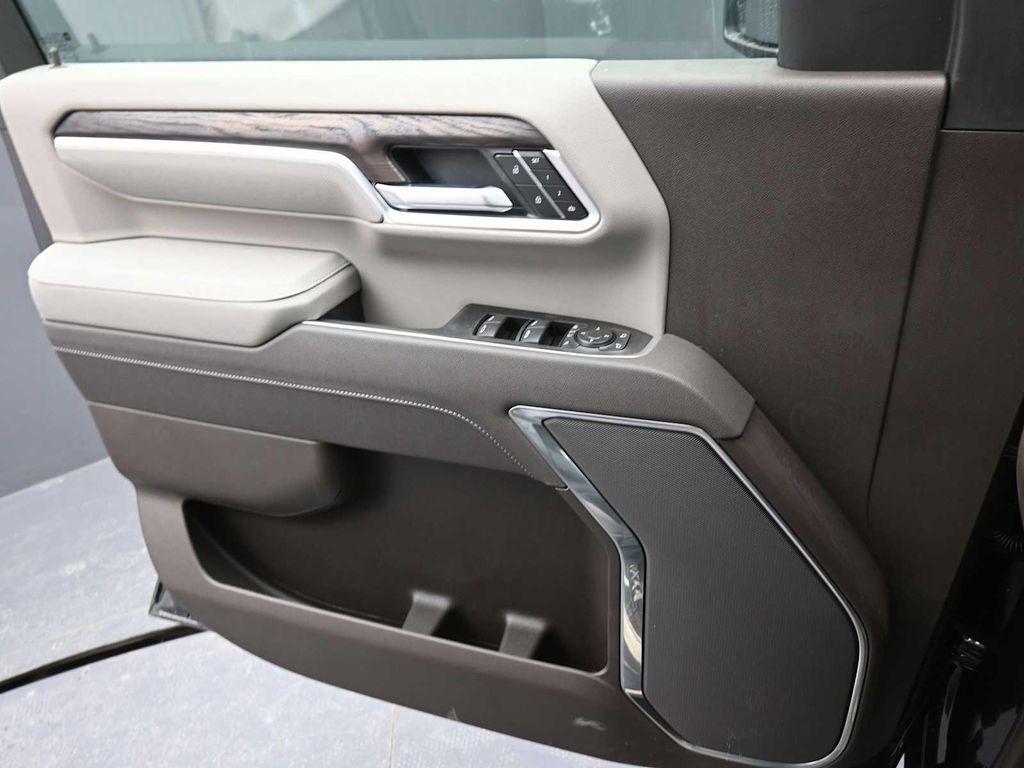 new 2026 GMC Sierra 2500 car, priced at $69,180