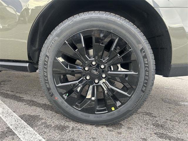 new 2025 Ford Expedition car, priced at $80,015