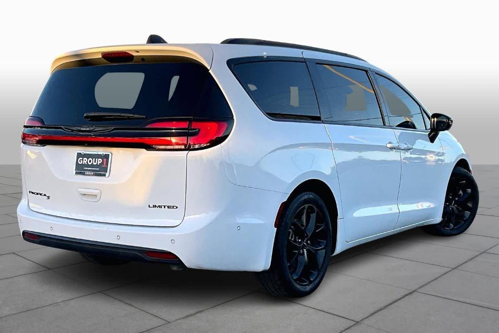 used 2024 Chrysler Pacifica car, priced at $31,622