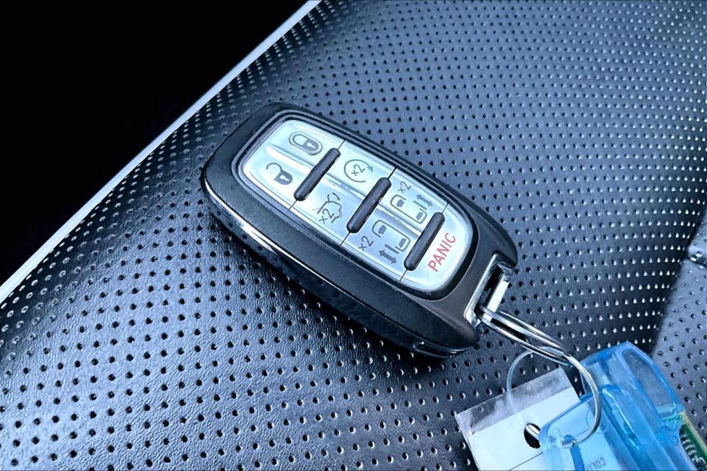 used 2024 Chrysler Pacifica car, priced at $31,622