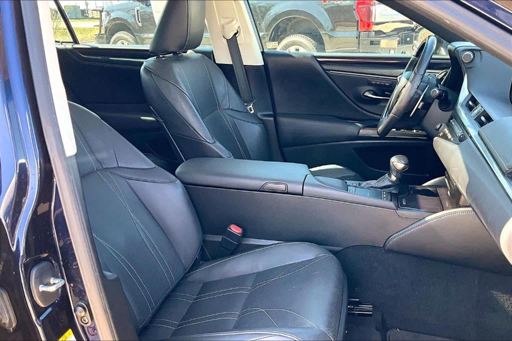used 2019 Lexus ES 350 car, priced at $27,900