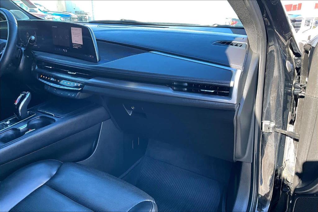 used 2024 Cadillac XT4 car, priced at $32,600