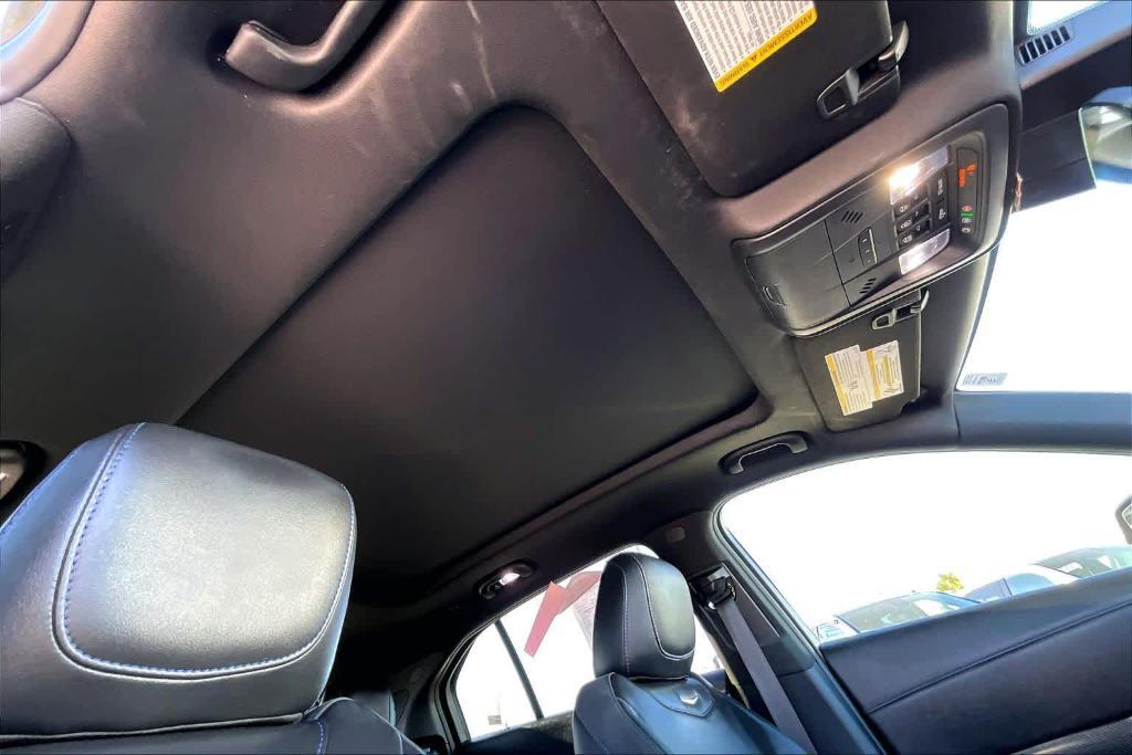 used 2024 Cadillac XT4 car, priced at $32,600