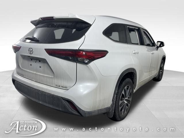 used 2022 Toyota Highlander car, priced at $33,150