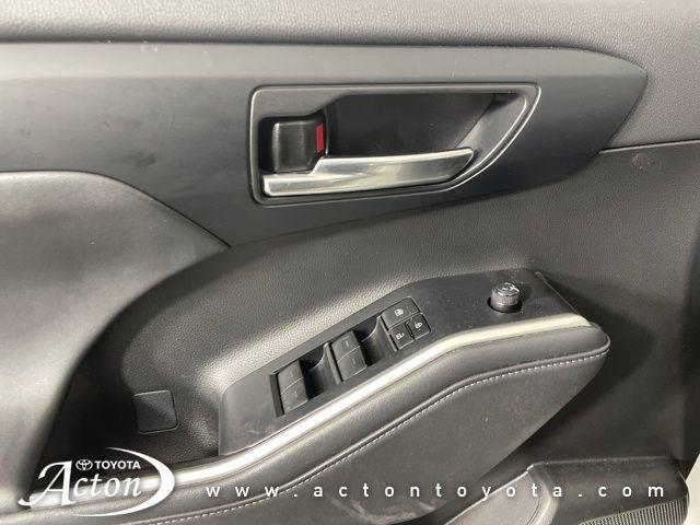 used 2022 Toyota Highlander car, priced at $33,150