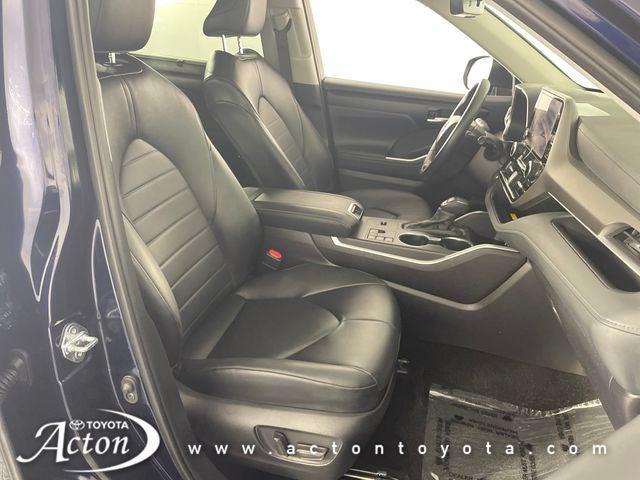 used 2025 Toyota Highlander Hybrid car, priced at $46,828