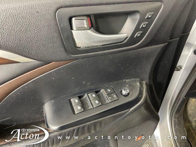 used 2015 Toyota Highlander Hybrid car, priced at $12,495