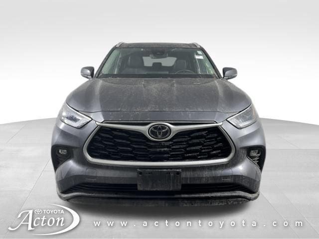 used 2022 Toyota Highlander car, priced at $36,500