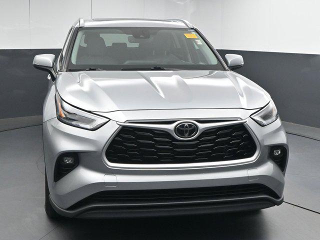 used 2021 Toyota Highlander car, priced at $31,891