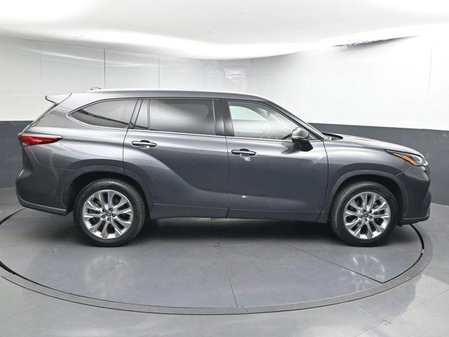 used 2023 Toyota Highlander car, priced at $37,891