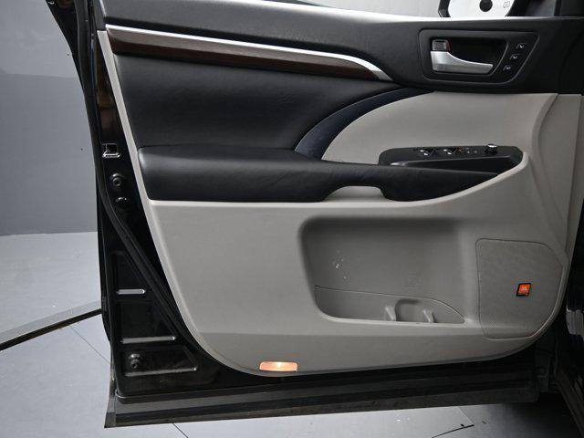 used 2016 Toyota Highlander car, priced at $19,891