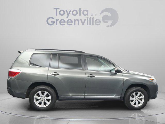 used 2013 Toyota Highlander car, priced at $10,981