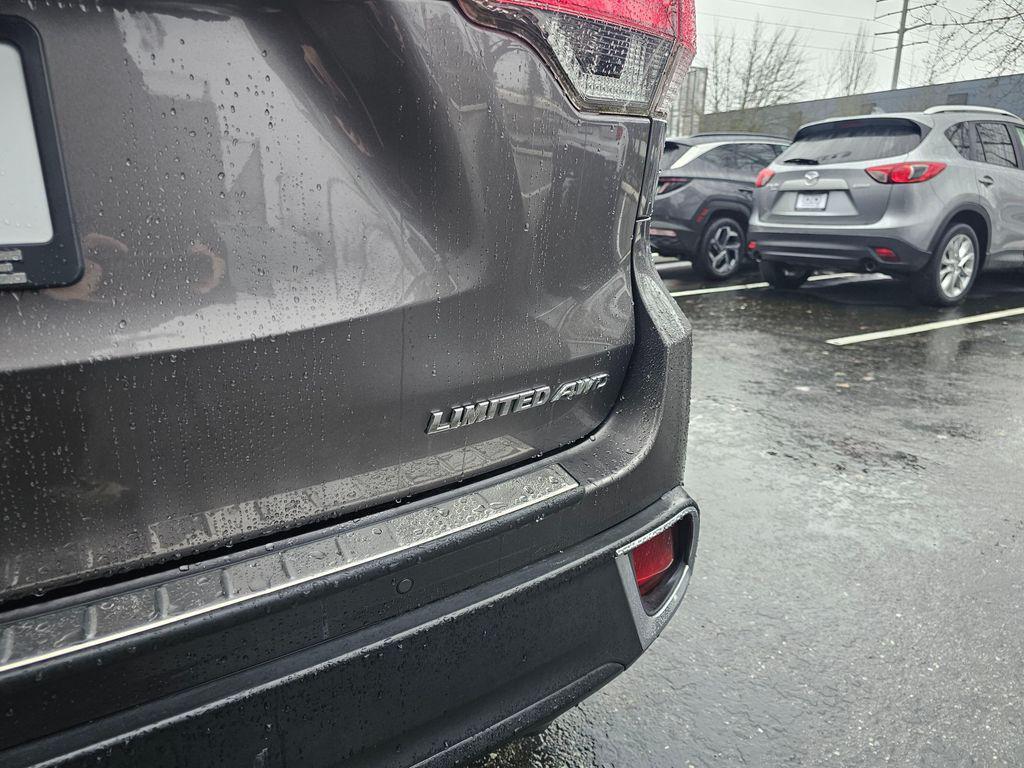 used 2017 Toyota Highlander car, priced at $22,877