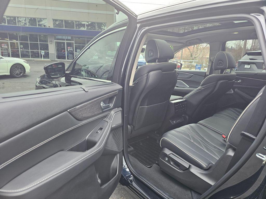 used 2025 Acura MDX car