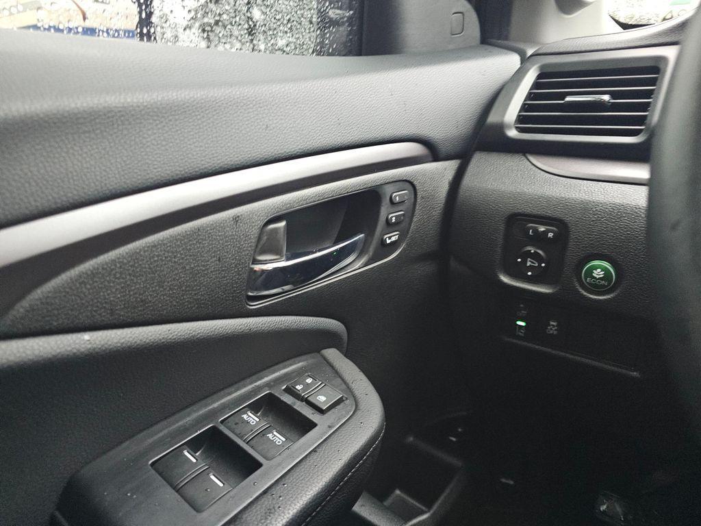 used 2021 Honda Pilot car, priced at $29,977