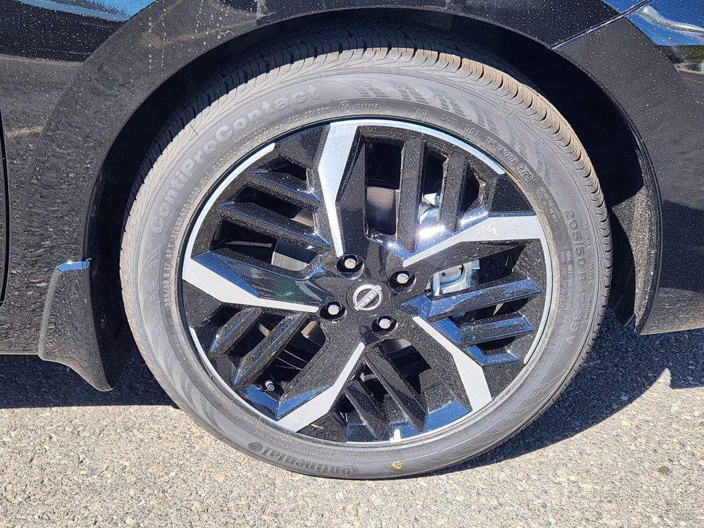 new 2025 Nissan Versa car, priced at $22,500