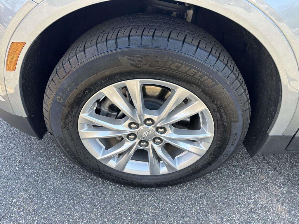 used 2025 Cadillac XT5 car, priced at $31,990