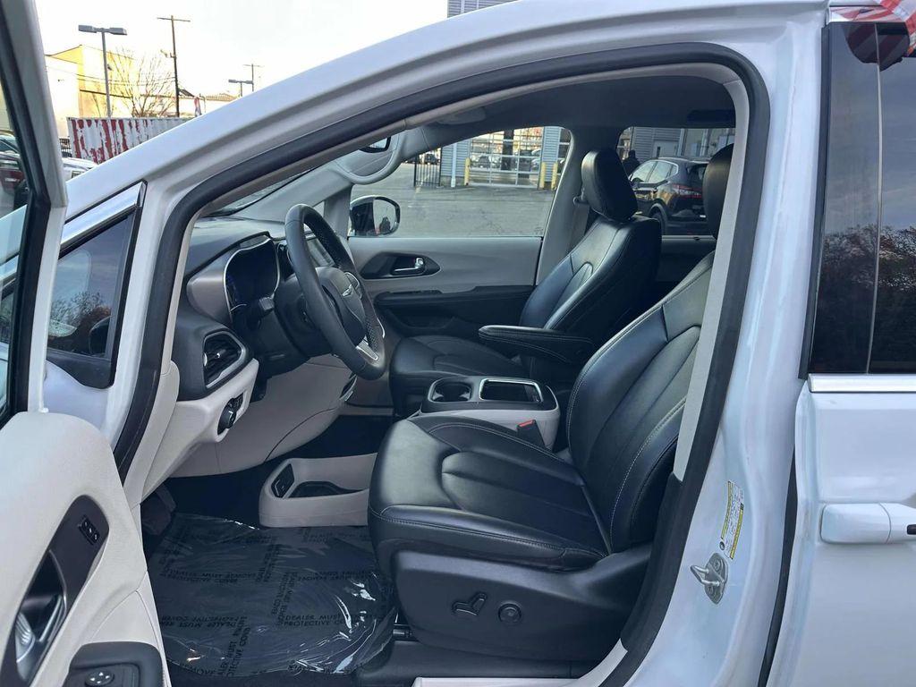 used 2024 Chrysler Pacifica car, priced at $22,995