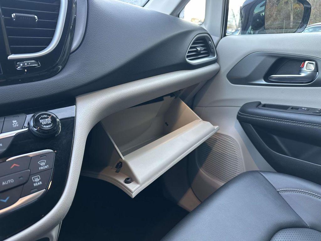 used 2024 Chrysler Pacifica car, priced at $22,995