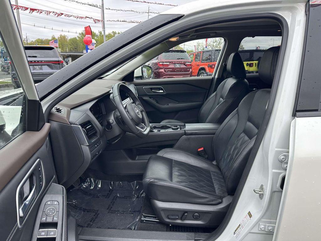 used 2023 Nissan Rogue car, priced at $24,989