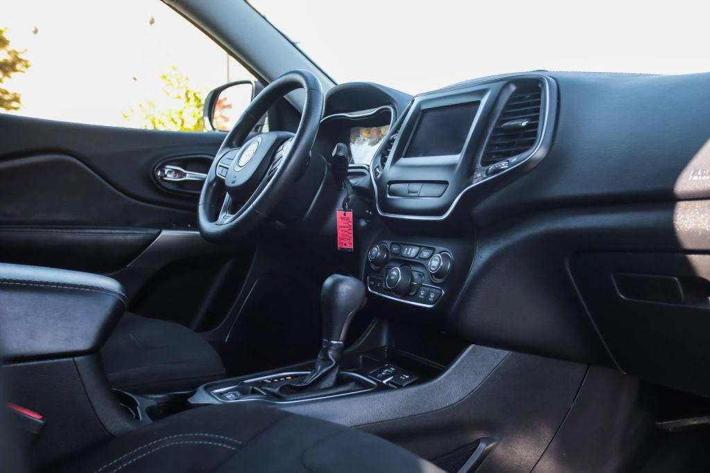 used 2020 Jeep Cherokee car, priced at $12,586