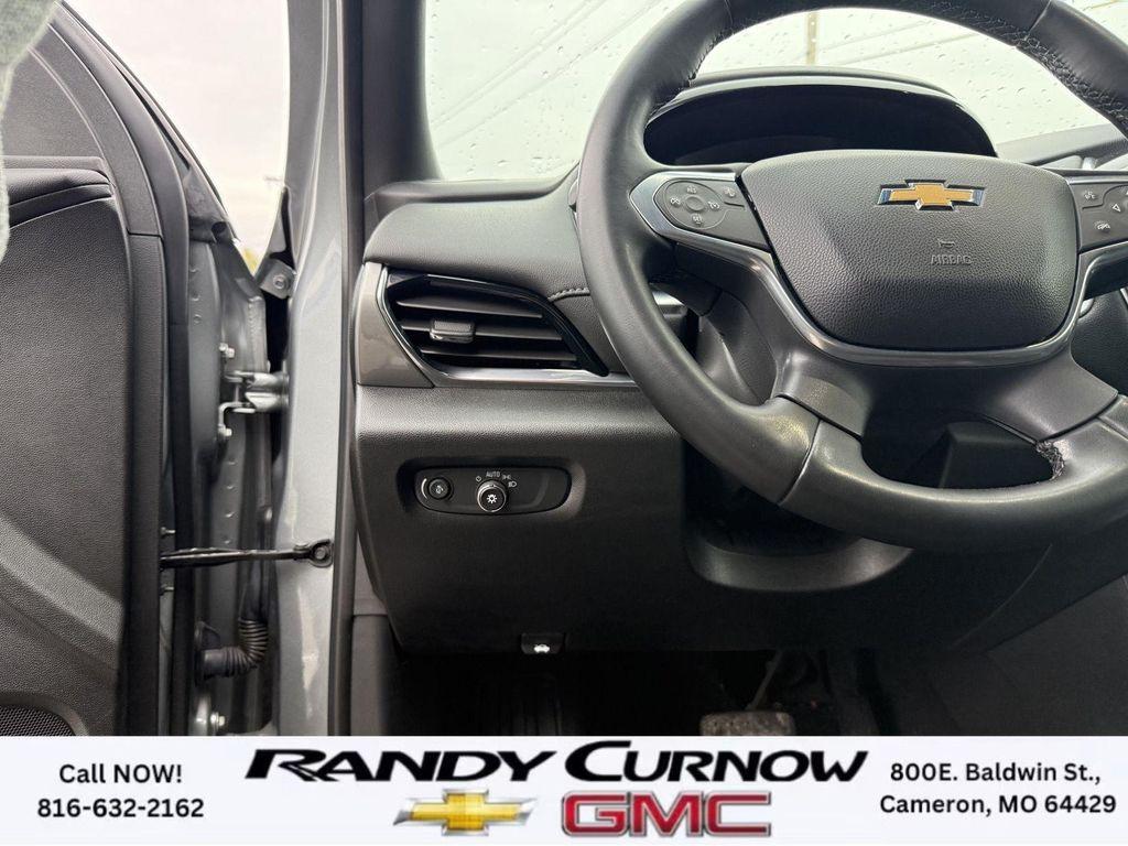 used 2023 Chevrolet Traverse car, priced at $30,388