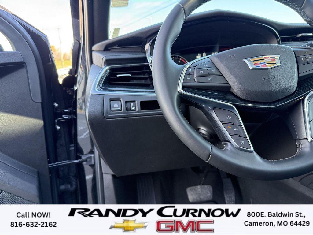used 2025 Cadillac XT5 car, priced at $39,488