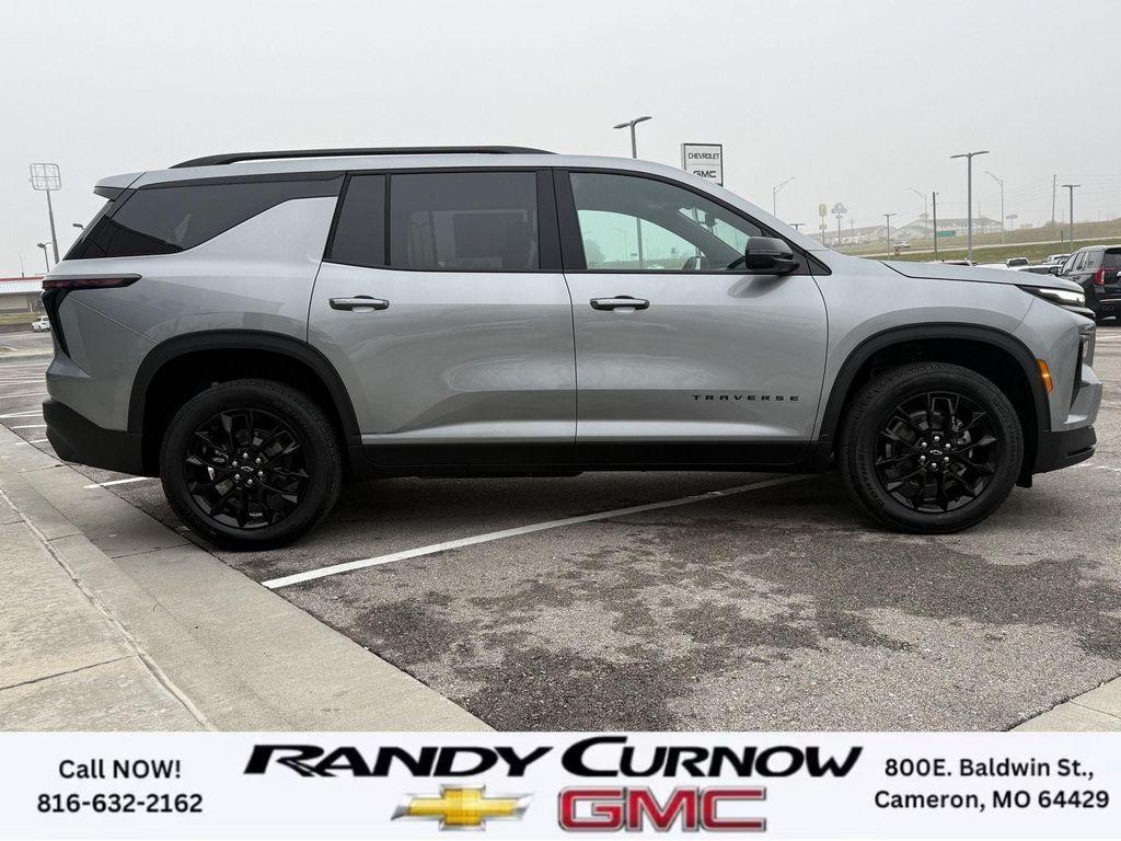 new 2026 Chevrolet Traverse car, priced at $41,495