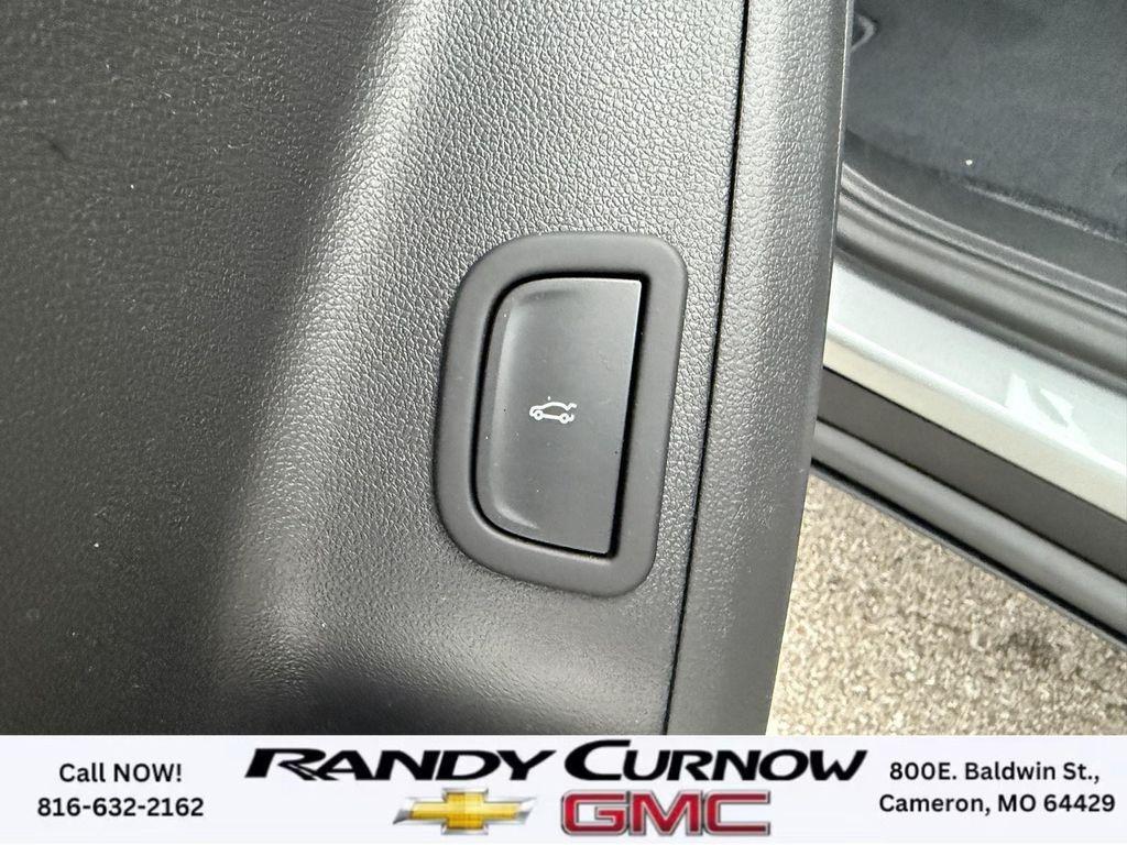 new 2026 Chevrolet Traverse car, priced at $41,495