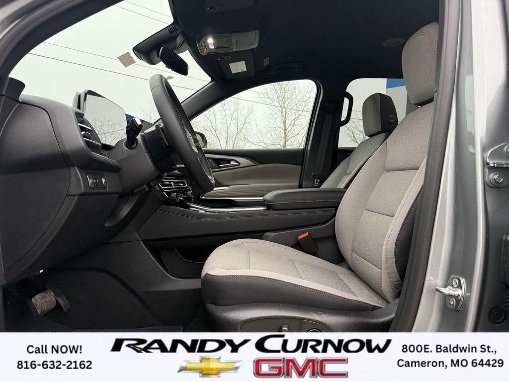 new 2026 Chevrolet Traverse car, priced at $41,495