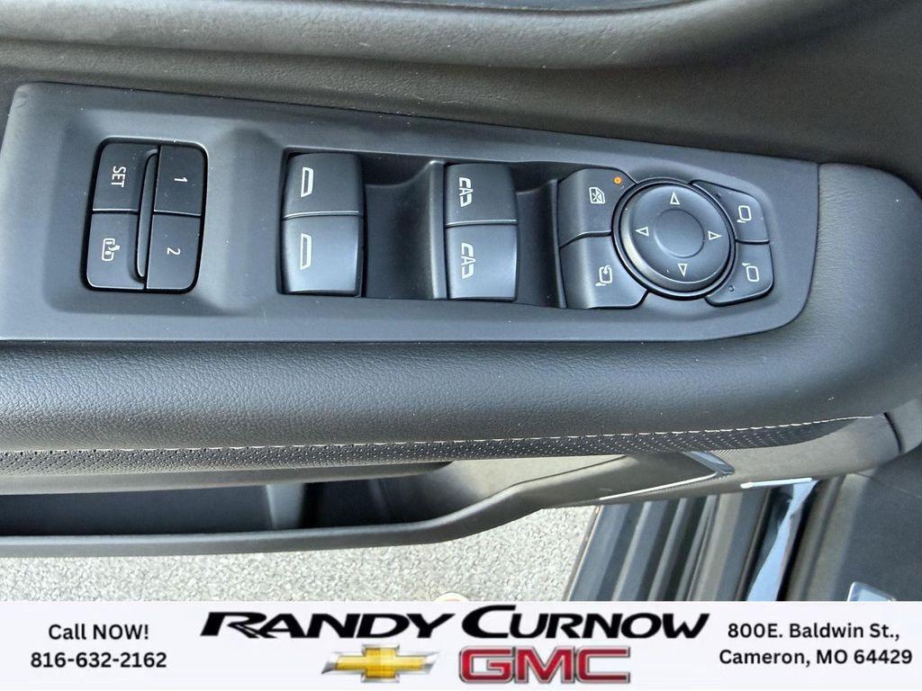 used 2024 GMC Yukon car, priced at $55,115