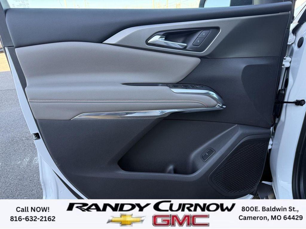 new 2026 Chevrolet Traverse car, priced at $40,388