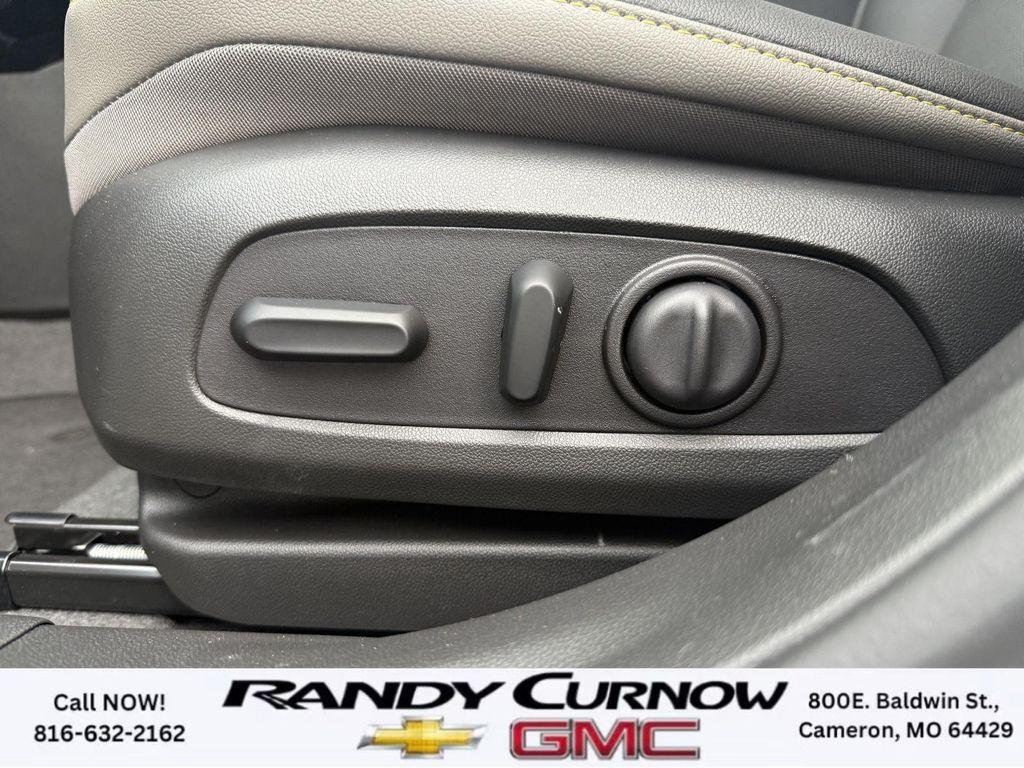 new 2025 Chevrolet Trax car, priced at $26,215