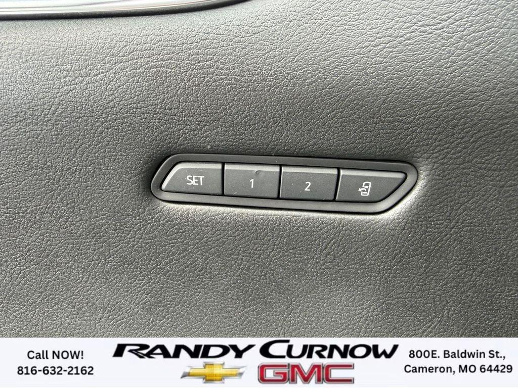 used 2022 Cadillac XT5 car, priced at $28,774