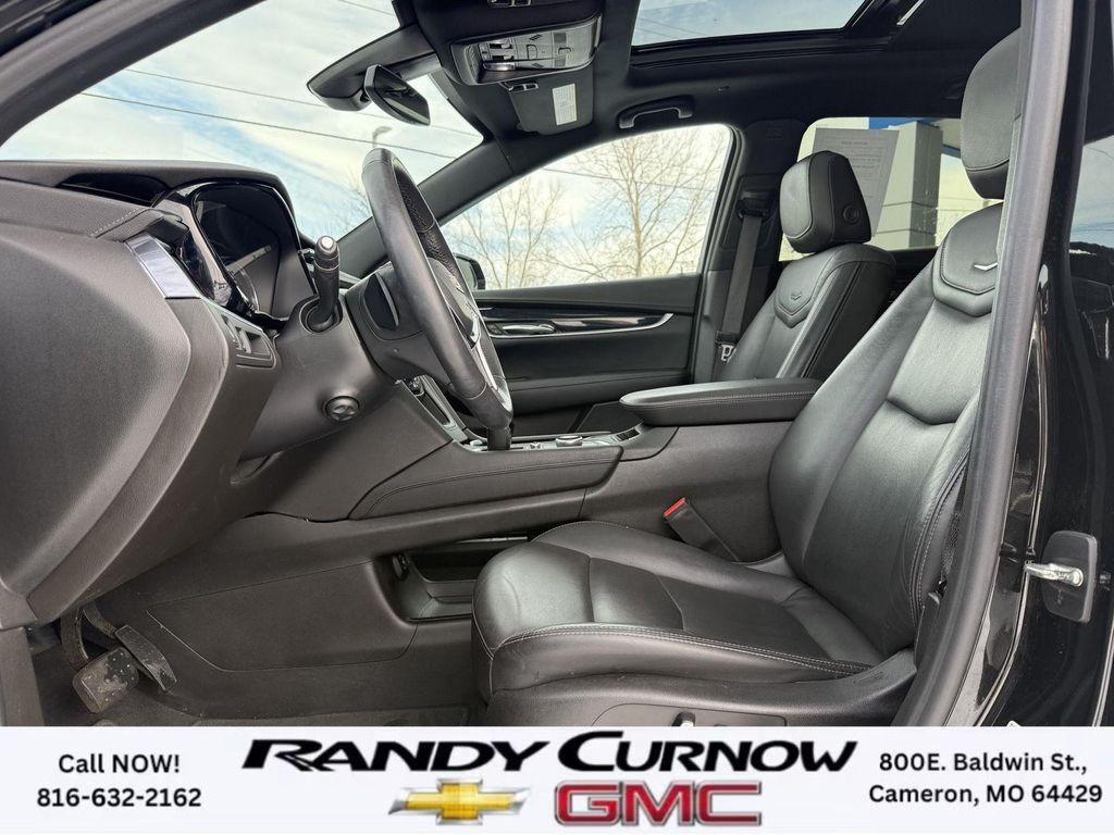 used 2022 Cadillac XT5 car, priced at $28,774