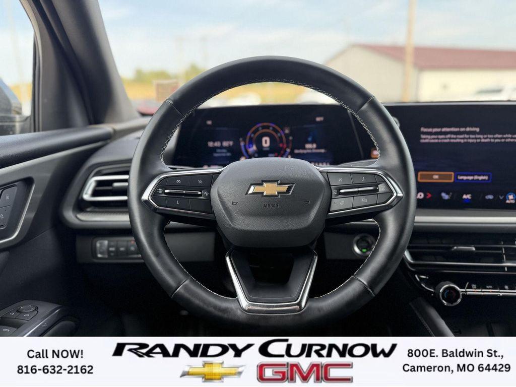 used 2024 Chevrolet Traverse car, priced at $37,898