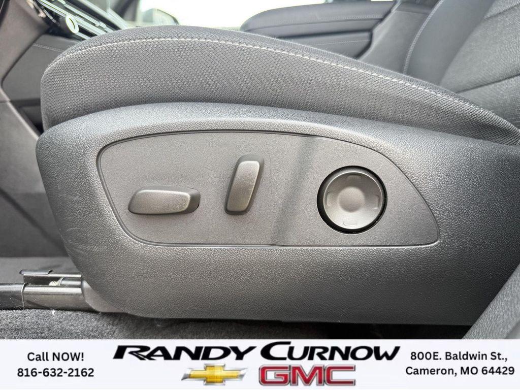 used 2024 Chevrolet Traverse car, priced at $37,898