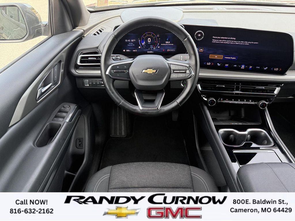 used 2024 Chevrolet Traverse car, priced at $37,898