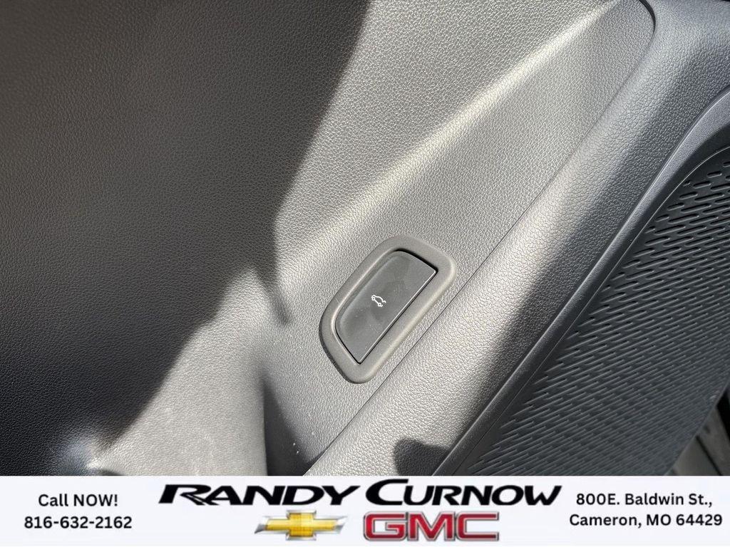 used 2024 Chevrolet Traverse car, priced at $37,898